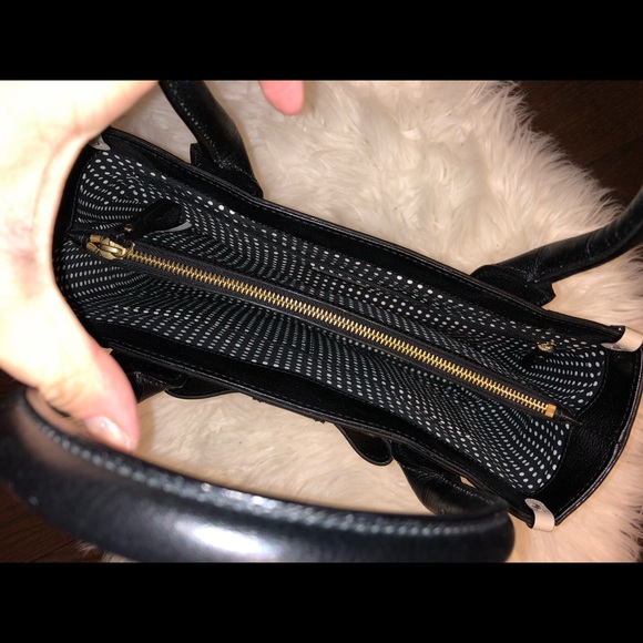 Handbag - Picture 3 of 5